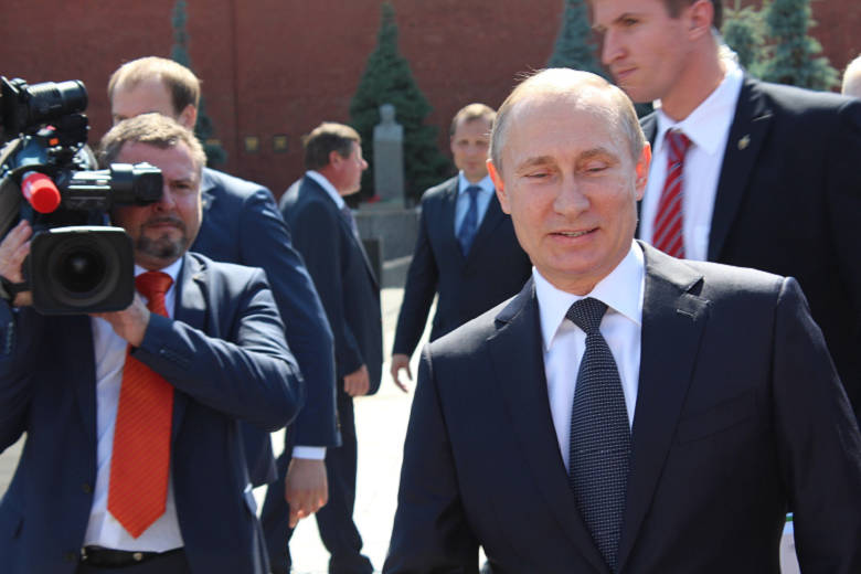 Putin mal riadiť hackerské útoky počas amerických volieb. Obama sľubuje odplatu